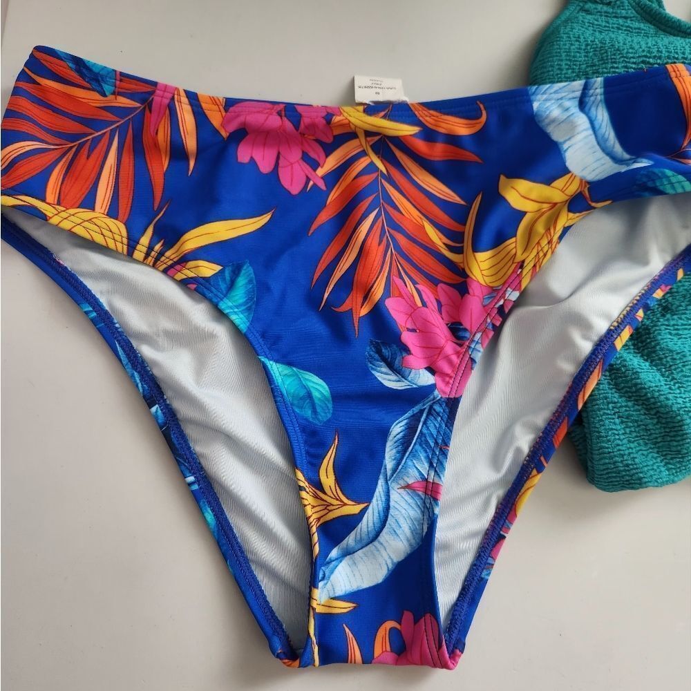 Swimwear Bundle Cupshe /Shade & Shore Size Small - Picture 3 of 6